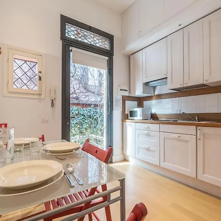 Domus Claudiae - Fromhometorome *