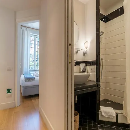 Domus Claudiae - Fromhometorome Apartment